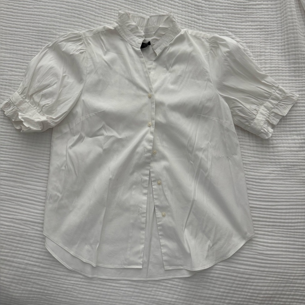 EUC Ann Taylor Classic White Blouse